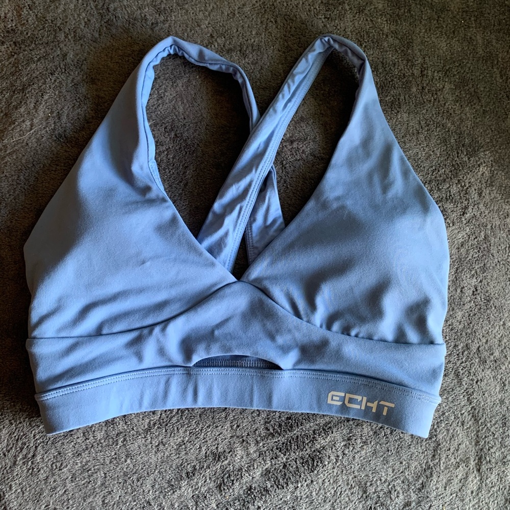 NEW. NEVER WORN. Size M.